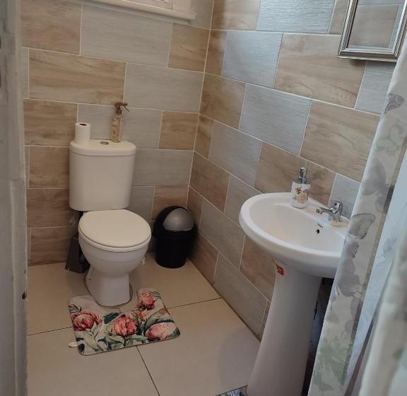 Пансион The Croc Guest House