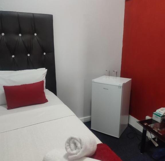 Пансион The Croc Guest House