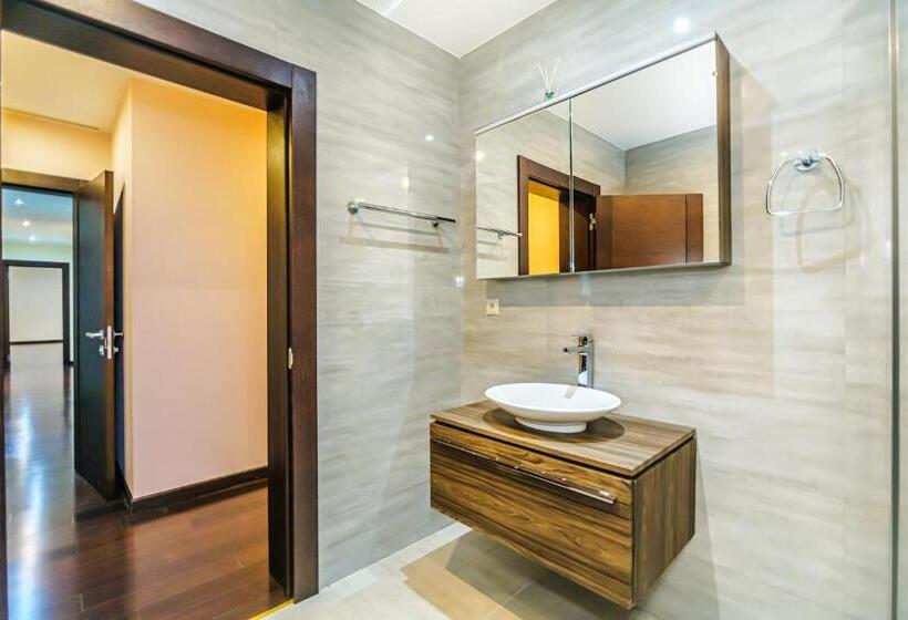 Port Baku Residance Family Room 710 A