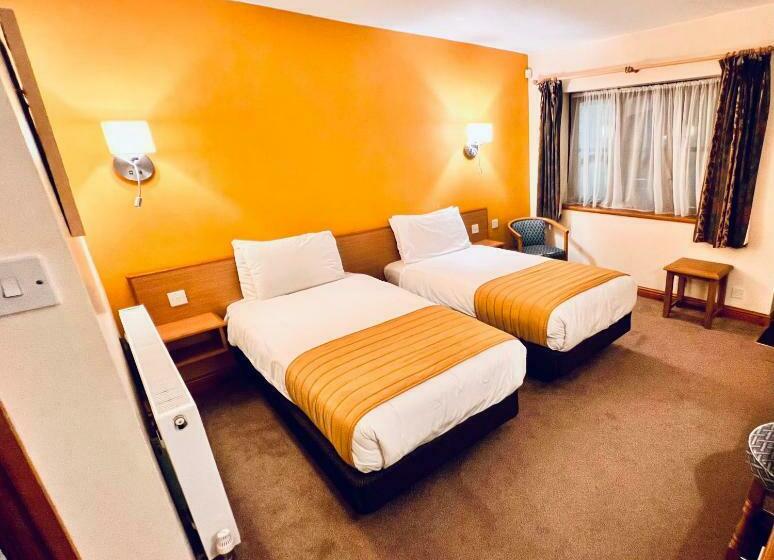 Tollgate Hotel & Leisure