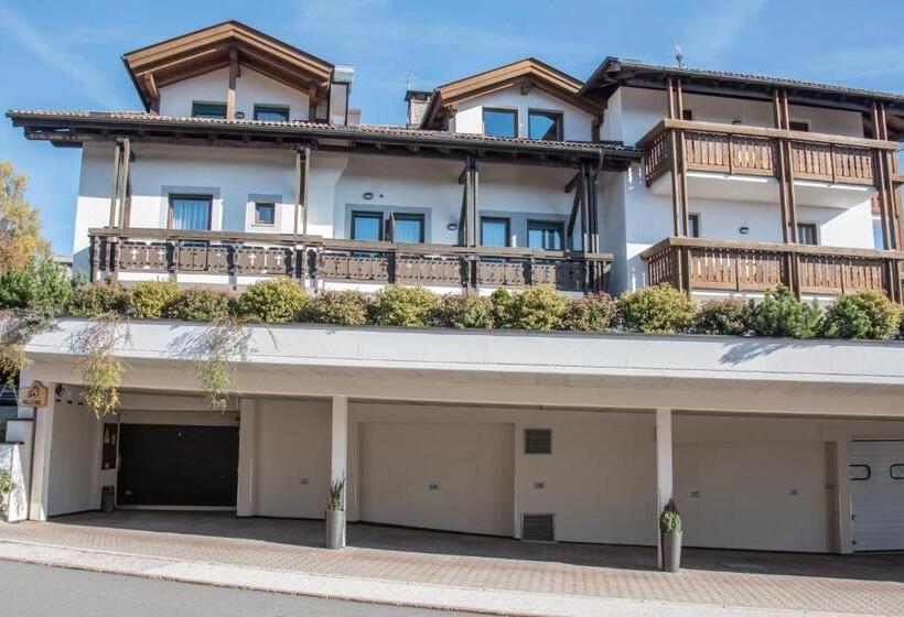 Apparthotel Feldhof   Living And Bistro