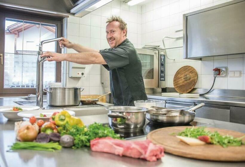 Apparthotel Feldhof   Living And Bistro