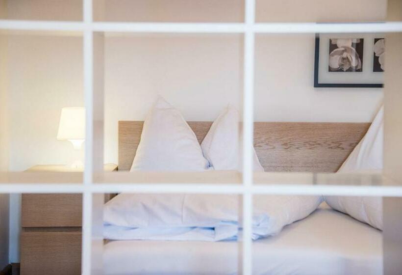 Apparthotel Feldhof   Living And Bistro