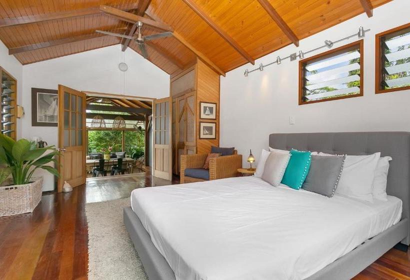 تختخواب و صبحانه Lazenby Lodge