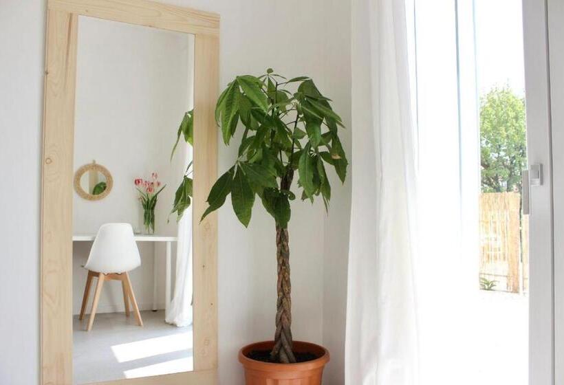 민박 Pathos Guest House