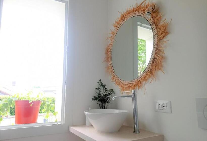 민박 Pathos Guest House