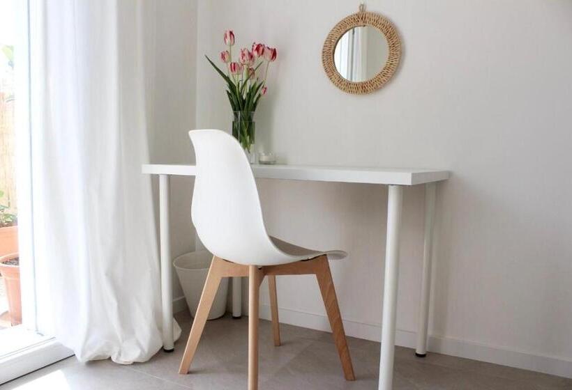 민박 Pathos Guest House