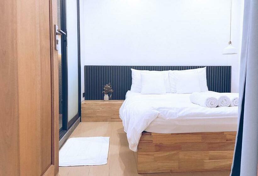 Hlangkha Hostel   หลังคา โฮสเทล