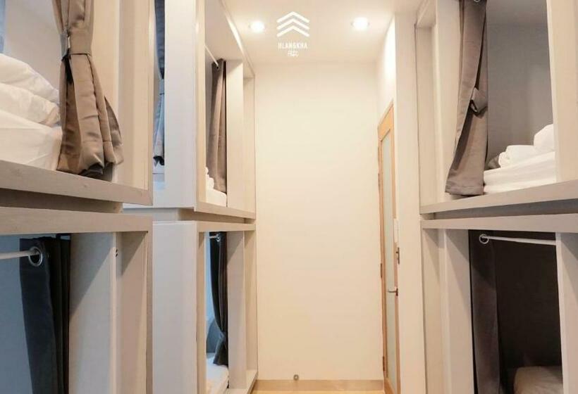 Hlangkha Hostel   หลังคา โฮสเทล