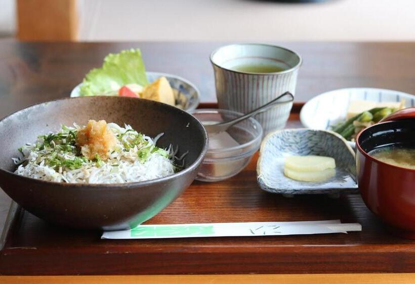 Hostel 東風ノ家（kochi No Ya）