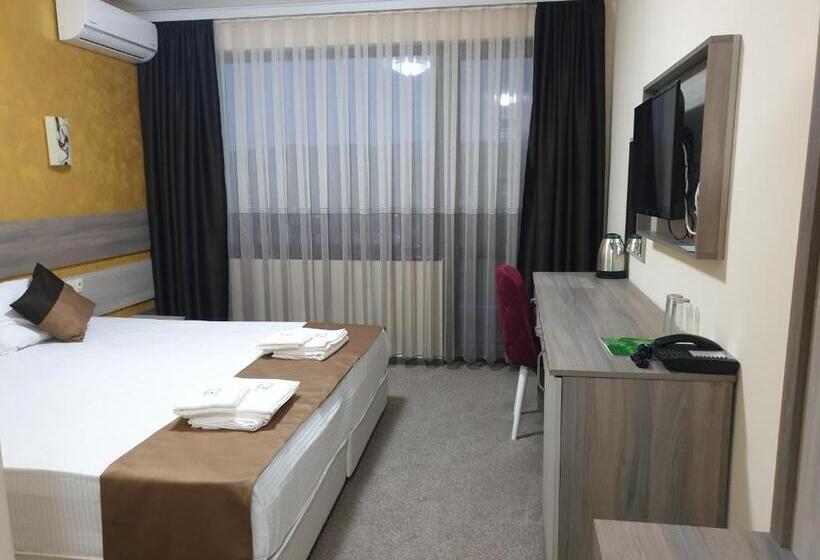 Hôtel хотел чинар кирково