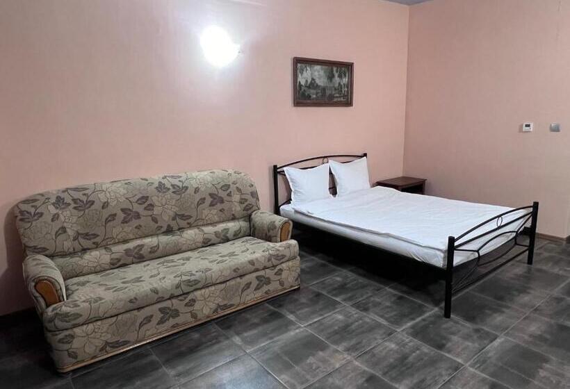 ホテル хотел антик