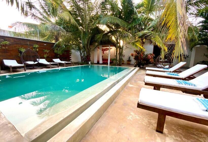 ホテル Cezere The Palm