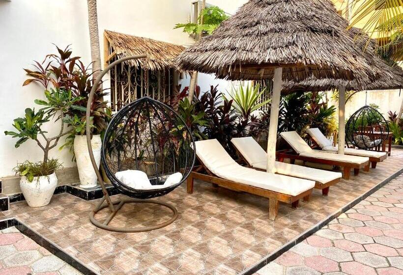 ホテル Cezere The Palm