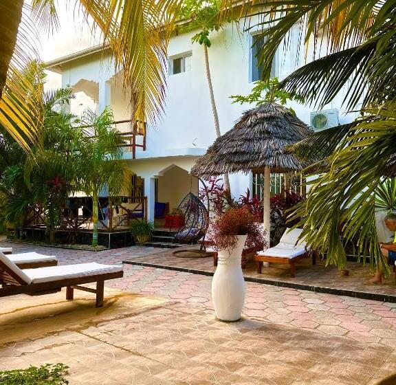 ホテル Cezere The Palm