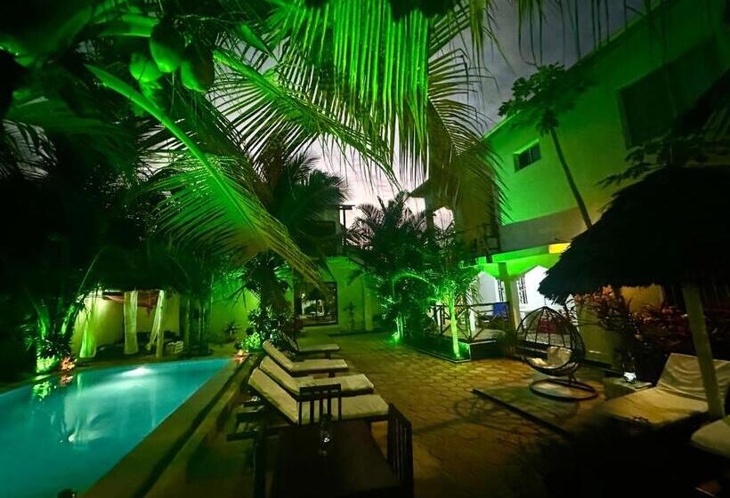 ホテル Cezere The Palm