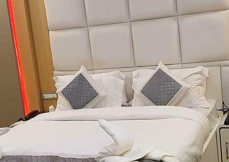 Отель Gokul Raj By Wb S