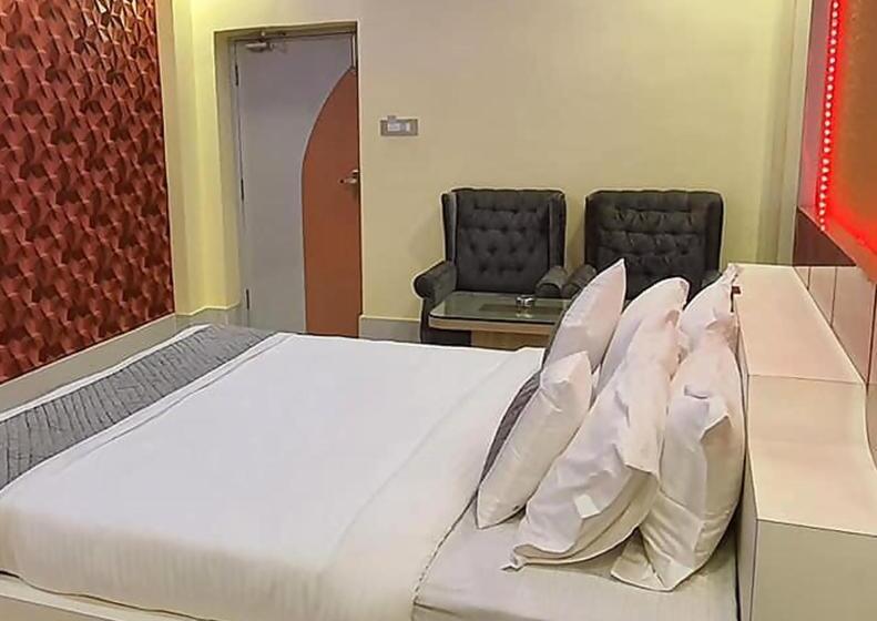 Отель Gokul Raj By Wb S