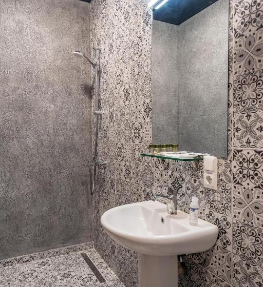 ホテル History • სასტუმრო ისტორია