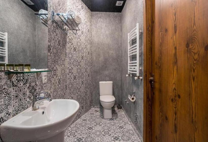 ホテル History • სასტუმრო ისტორია