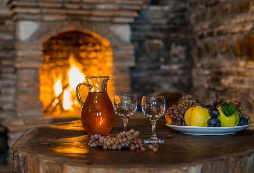 ホテル History • სასტუმრო ისტორია