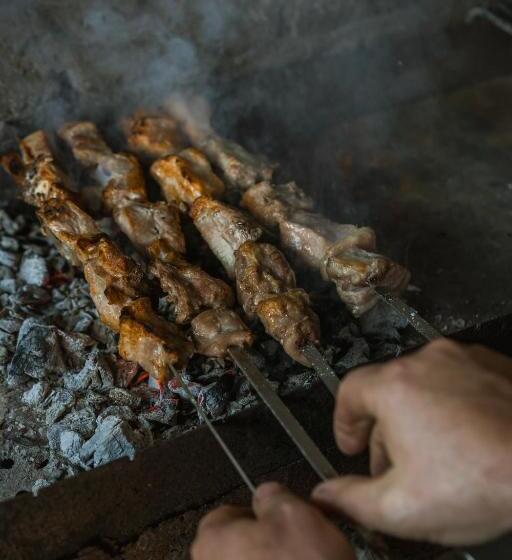 ホテル History • სასტუმრო ისტორია