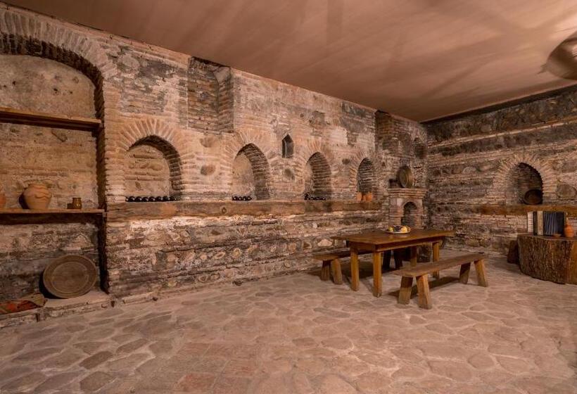 ホテル History • სასტუმრო ისტორია