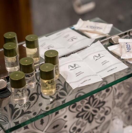 ホテル History • სასტუმრო ისტორია