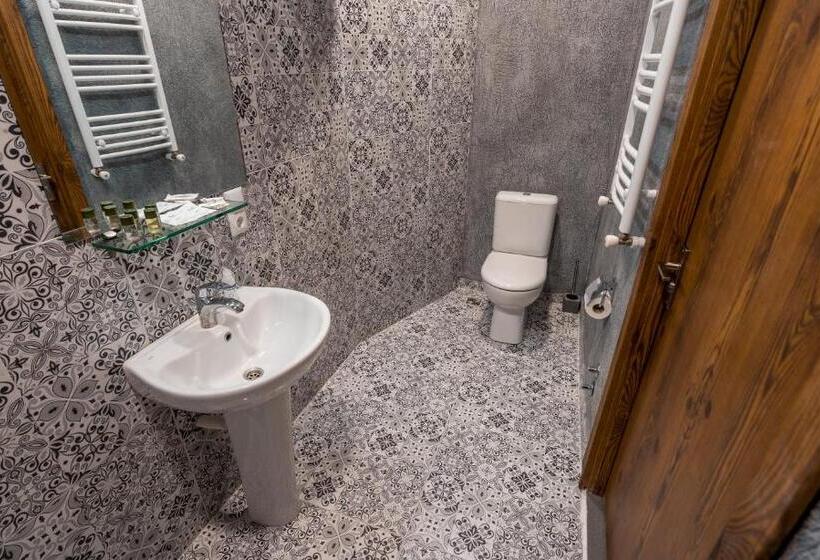 ホテル History • სასტუმრო ისტორია