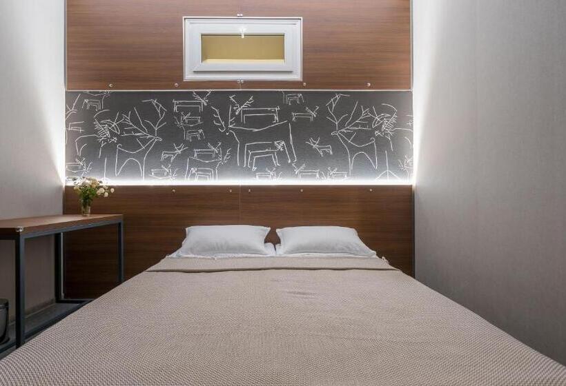 ホテル History • სასტუმრო ისტორია