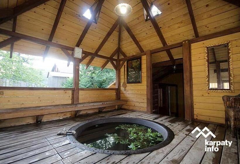 Kolochava Hotel & Restaurant