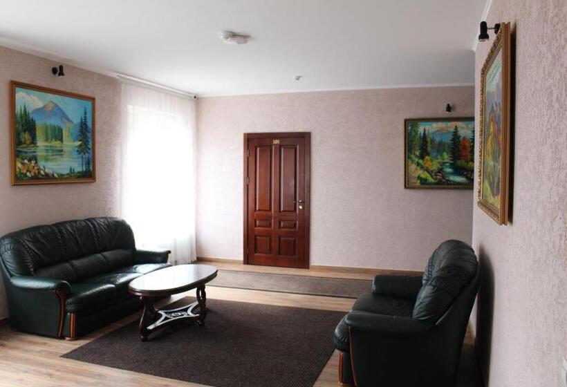 Kolochava Hotel & Restaurant