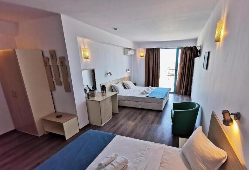 Отель Largo Beach