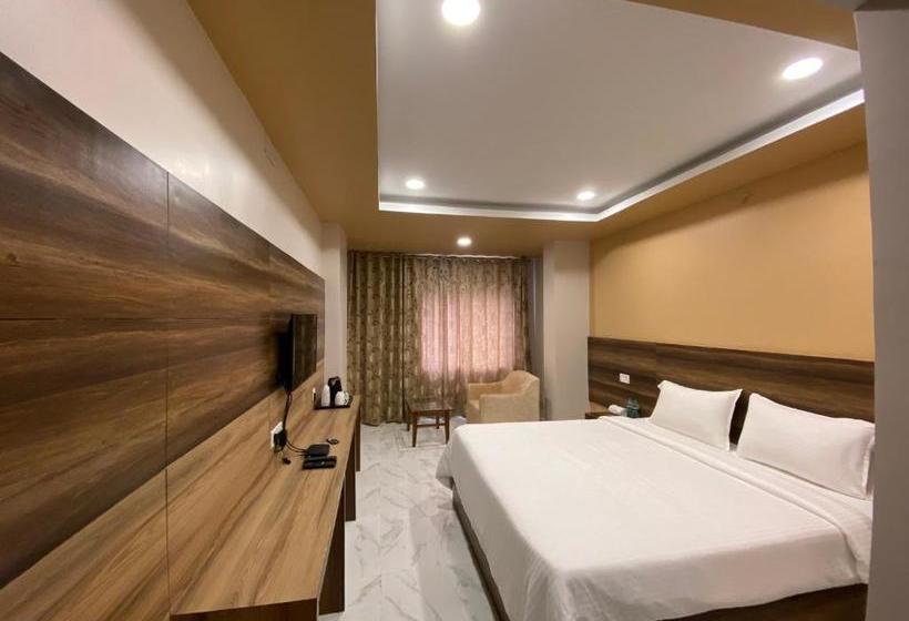 בית מלון כפרי Laxmi Vilas Palace