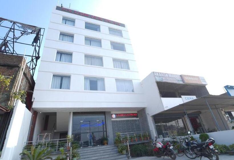 בית מלון כפרי Laxmi Vilas Palace