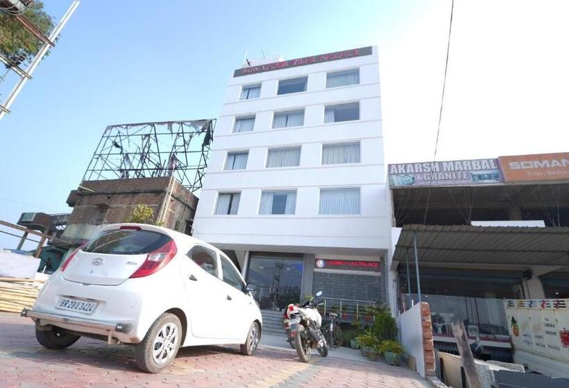 בית מלון כפרי Laxmi Vilas Palace