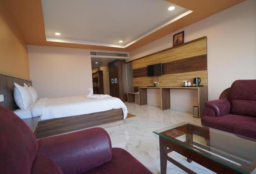 בית מלון כפרי Laxmi Vilas Palace