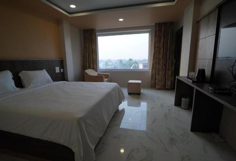 בית מלון כפרי Laxmi Vilas Palace