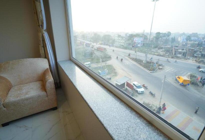 בית מלון כפרי Laxmi Vilas Palace