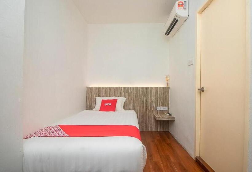 Hotel Oyo 90102 7 Days Lodge