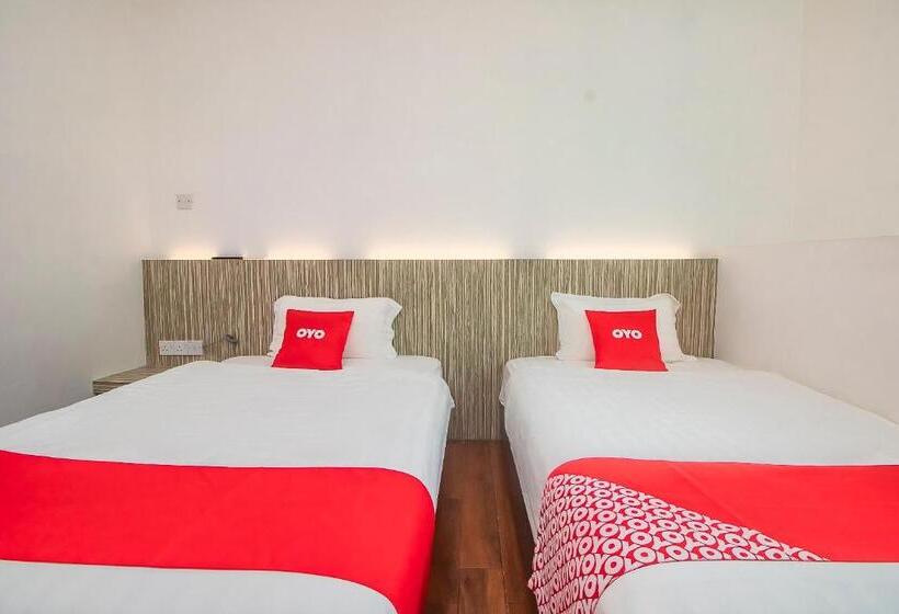 هتل Oyo 90102 7 Days Lodge