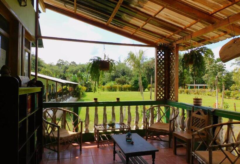 فندق Puerto Quito Lodge