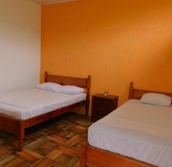 فندق Puerto Quito Lodge