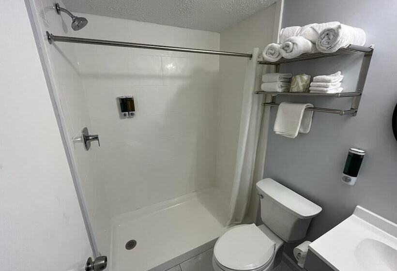 호텔 South Seas Ocean Front