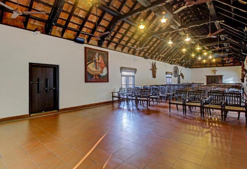 בית מלון כפרי Treebo Premium Travancore Palace Cherthala