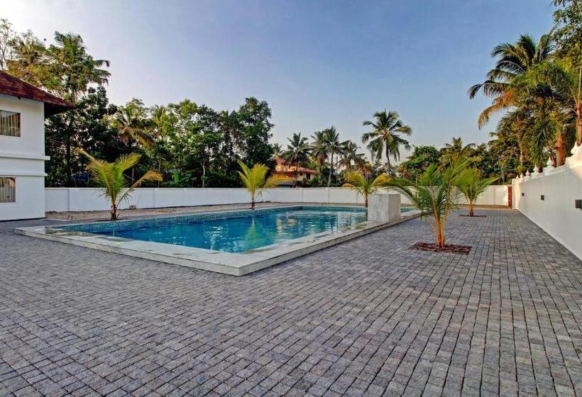 בית מלון כפרי Treebo Premium Travancore Palace Cherthala