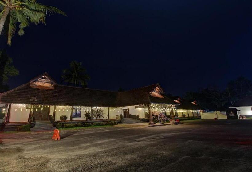 בית מלון כפרי Treebo Premium Travancore Palace Cherthala