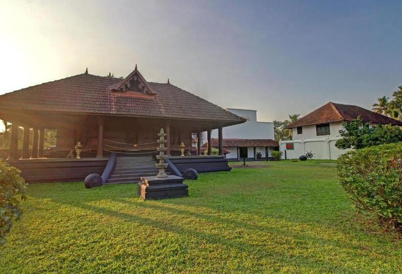 בית מלון כפרי Treebo Premium Travancore Palace Cherthala