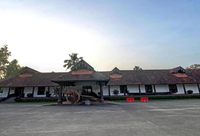 בית מלון כפרי Treebo Premium Travancore Palace Cherthala