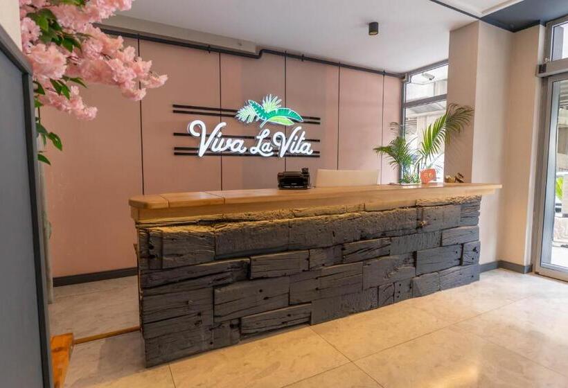 호텔 Viva La Vita
